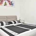 With Parking Space Tribunj, Vodice - 24222 Apartamento
