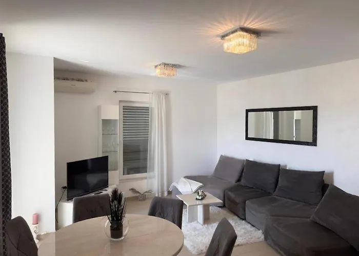 Appartamento With A Parking Space Tribunj, Vodice - 24222 *